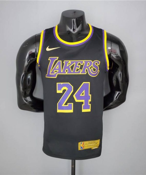 Camiseta Kobe Bryant #24 Los Angeles Lakers 2021 Earned Edition Negro