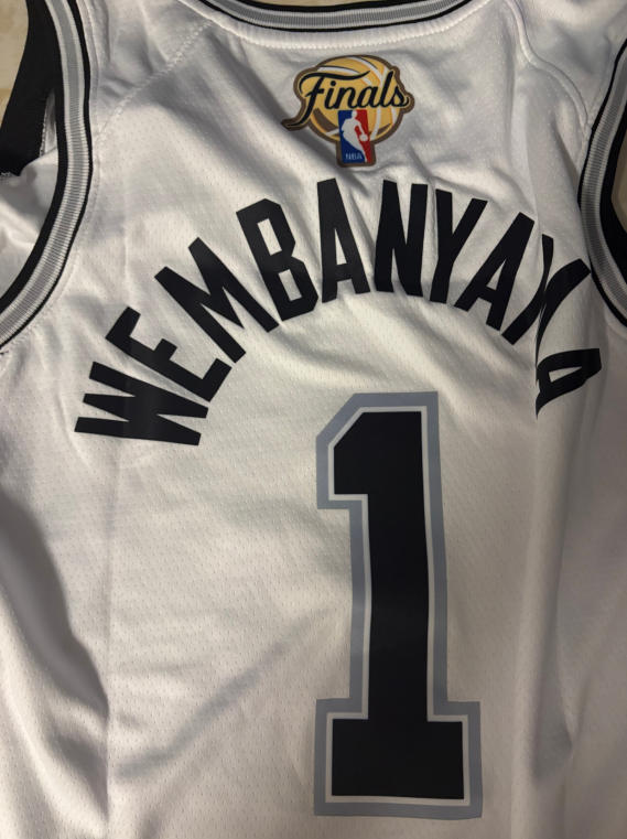 Camiseta Victor Wembanyama Baloncesto #1 San Antonio Spurs 2026 Blanco Finales Edition photo review