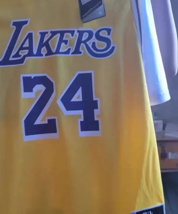 Camiseta Kobe Bryant Baloncesto #24 Los Angeles Lakers 18/19 Amarillo Icon Edition photo review